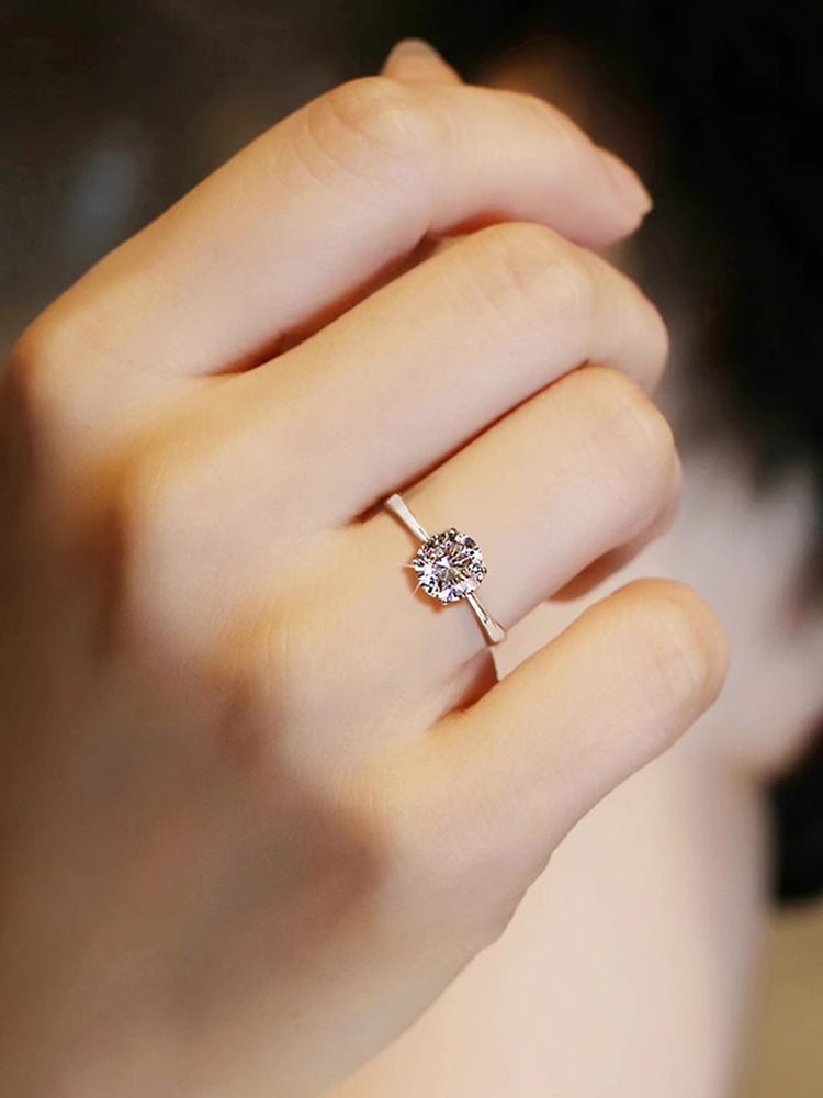 18KPT950 Womens Simple Four Claw Moissanite Proposal and Engagement 1 Diamond Ring