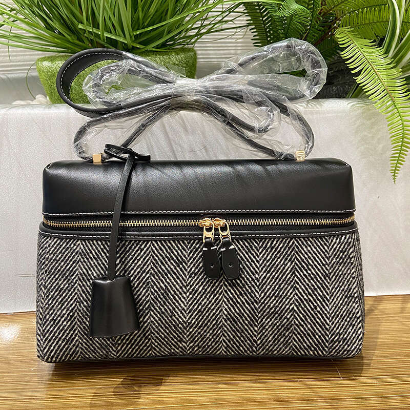 27 lunch box European and American high-end single shoulder crossbody women's underarm bag, 2025 new casual versatile fashion clothing