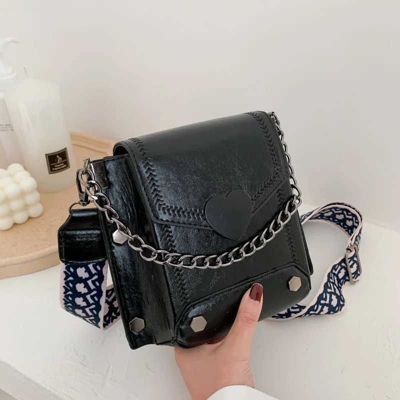 Womens handbag PU leather high-quality messenger cross body bag retro heart-shaped lock womens shoulder bag Y250320