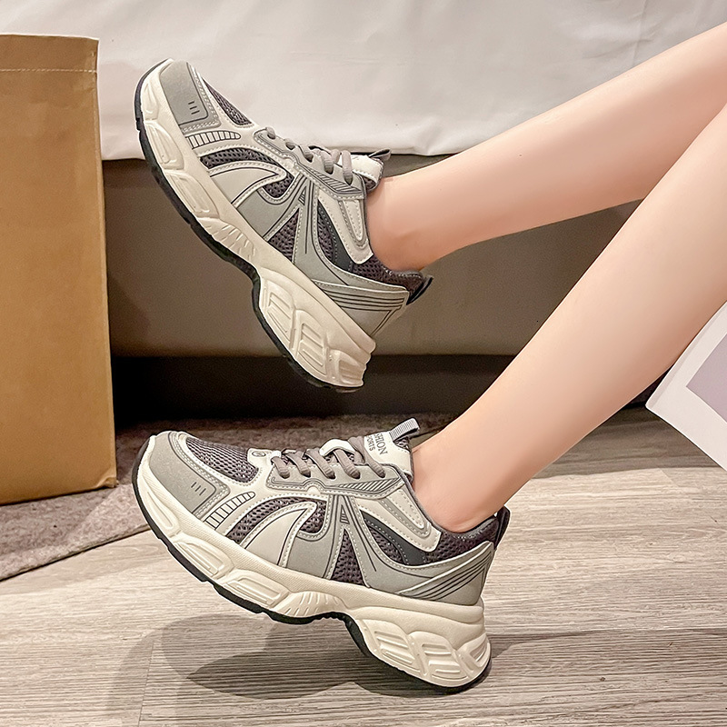 2025 new thick soled women's shock-absorbing casual shoes, lightweight soft sole, color blocked, breathable designer, fashionable sports running 