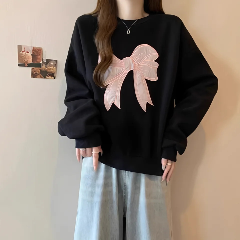 SpringSummer Womens Long Sleeve Elegant Retro Cream Hoodie Loose Korean Embroidered Tshirt with Butterfly Pattern 250312