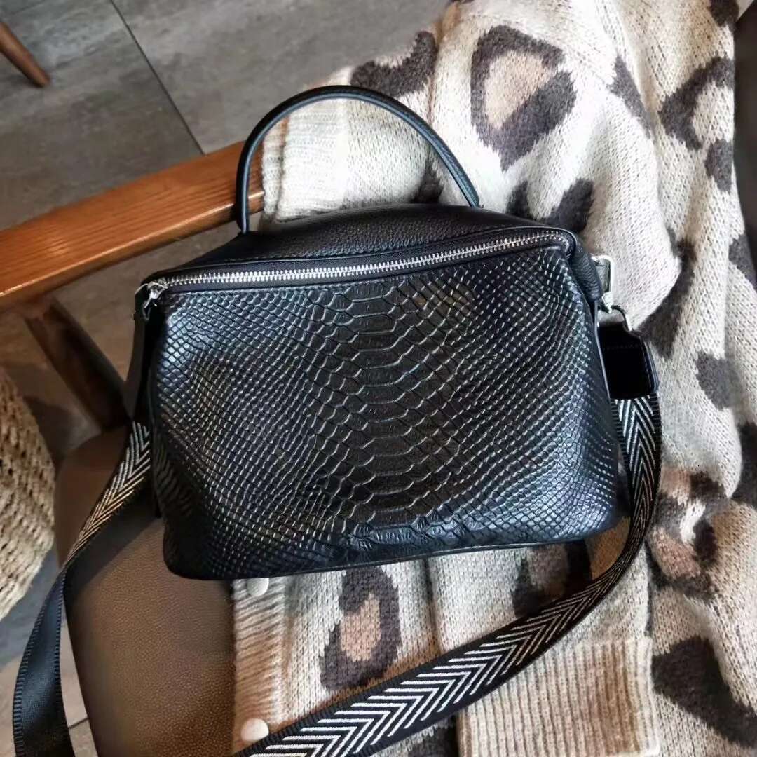 2025 Chic Retro Tote Bags Crocodile Pattern Cowhide Leather Women Handbags Green Female Shoulder 2 Straps Messenger Bag