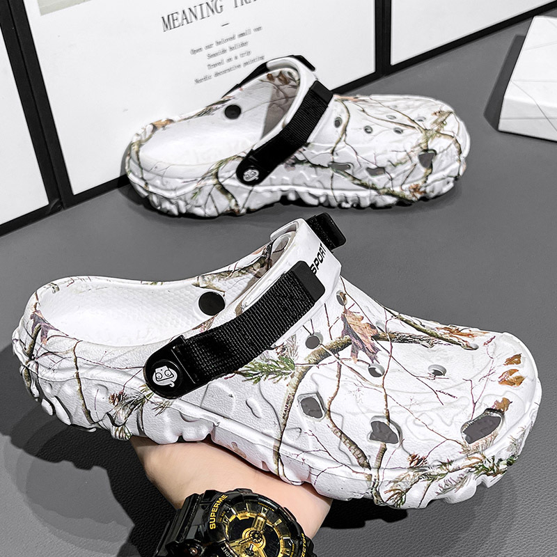 hot free shipping designer Sandals for woman and man 2025 new vintage fashionable beach shoes