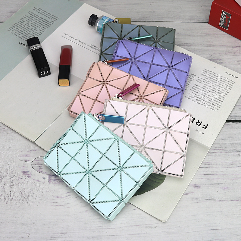 2025S Trend Designer Geometry Lingge Zero New Fashion Car Key Bag Women S Mini Mouth Red Envelope Small Wallet