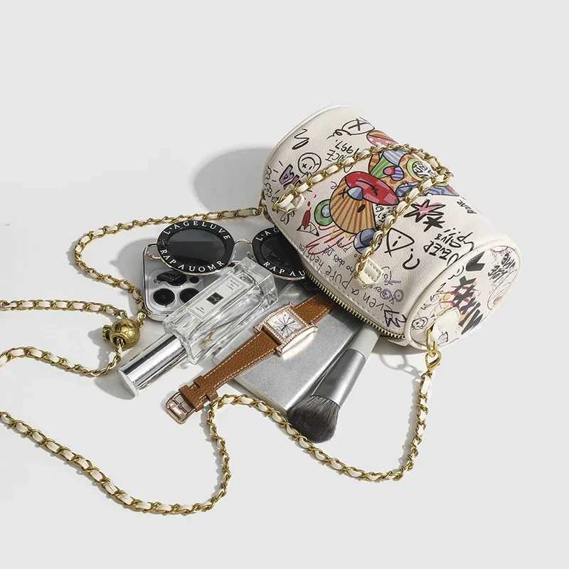 Cross border womens bag cylindrical bag womens handbag new bear graffiti chain bag shoulder messenger bag womens handbag Y250319