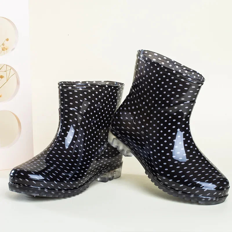 Black Polka Dots Womens Rain Shoes Waterproof And Non-slip Kitchen Work Rubber Shoes Pvc Short Tube Rain Boots Summer Shoes 250317