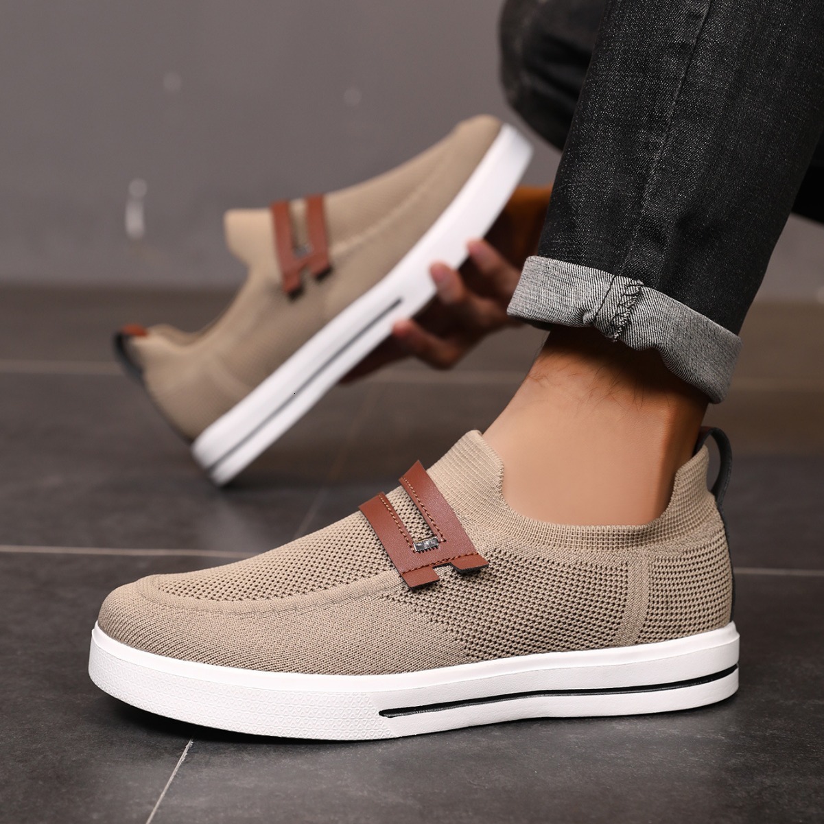 2025 With Box Designer fashionable casual shoes Canvas shoes for men in summer, fly woven breathable mesh, one foot lazy shoes