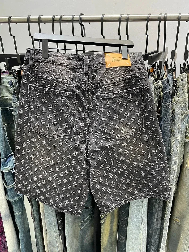 Fashion American Ins Personalized Pattern Denim Shorts Summer Light Blue Distressed Mens Straight Leg High Street 250312