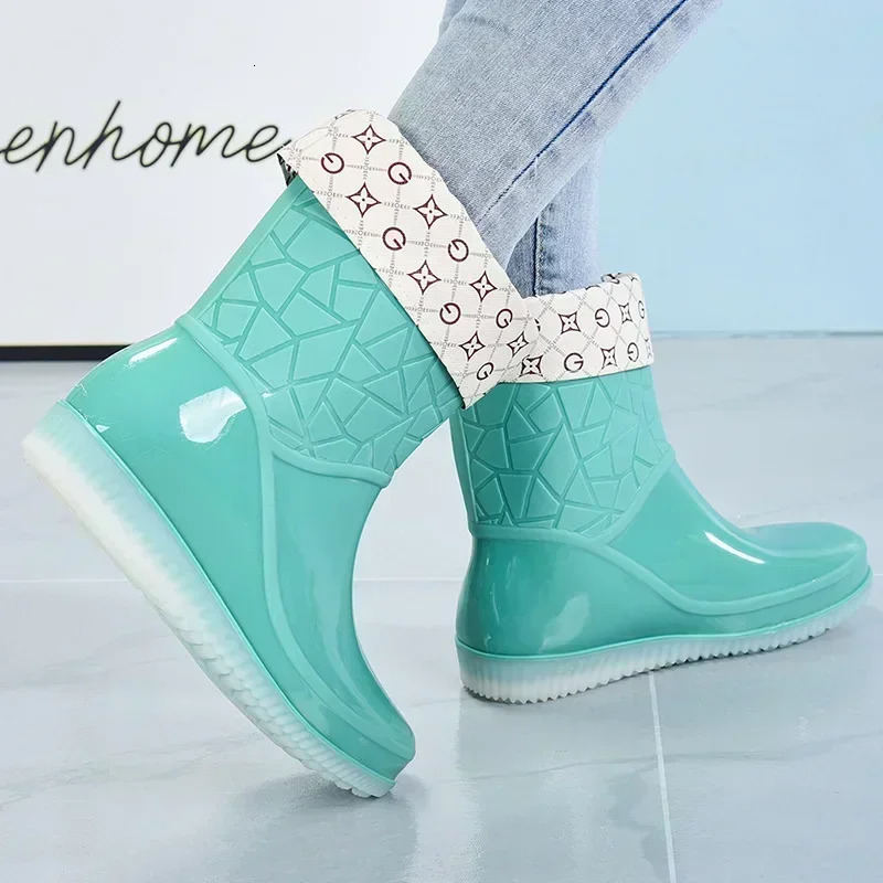 Botas Mujer Fashionable Womens Boots Outdoor Womens Rain Shoes Anti-Slip Wear-Resistant Womens Waterproof Shoes 250317