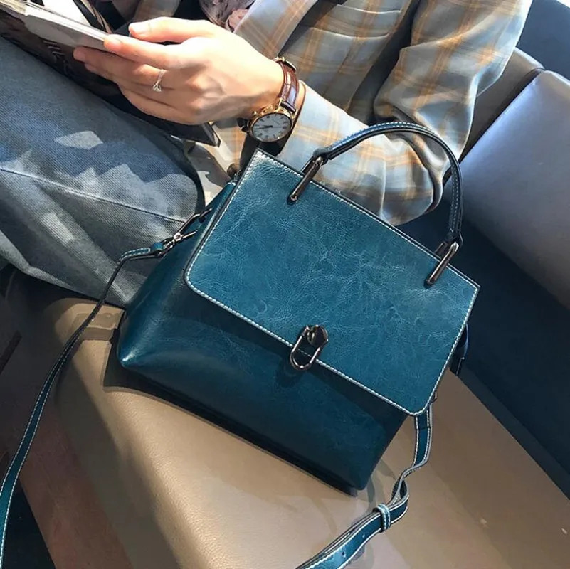 Home>Products>Genuine Cow Leather Bag>Womens Shoulder Bag>Fashion and Leisure Womens Bag Portable Messenger 250320