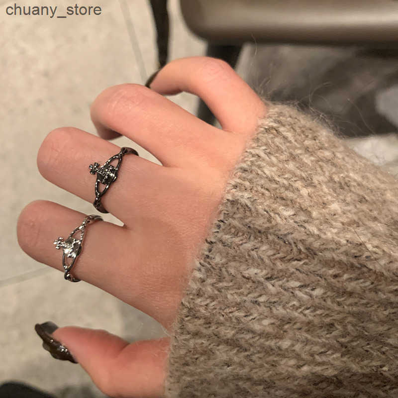 Solitaire Ring High version Empress Dowager can shake Saturn ring simple smooth surface hollowed out planet stacked index finger ring and bracelet z25