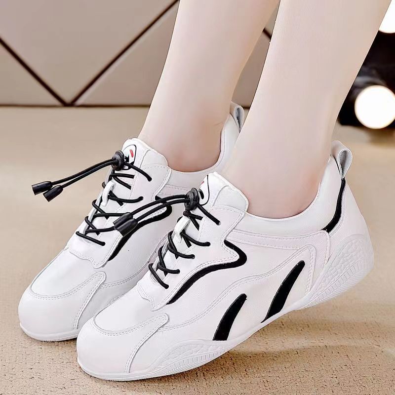 2025 New Korean Multi functional Casual Soft Bottom Leather Surface Designer Fashion Sports Shoes Women's Shoes