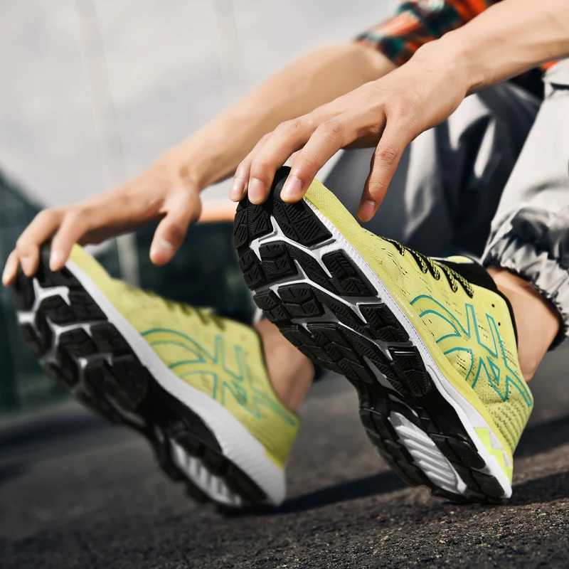 Lightweight mens sports shoes mesh breathable casual shoes mens sports shoes Tenis shoes M fashion running shoes luxury coaching machine Y250320