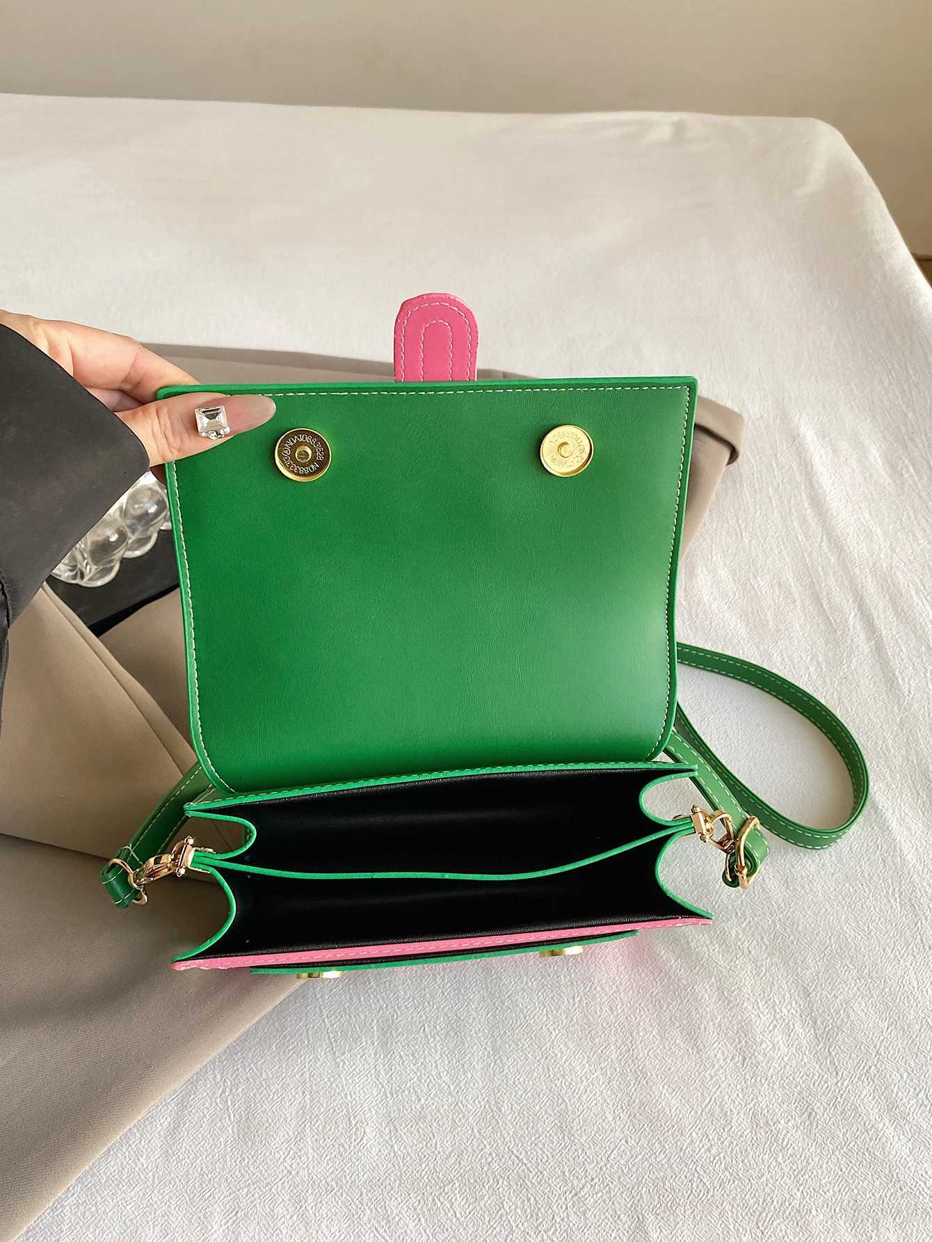 Fashionable womens shoulder bag versatile temperature color cross body bag large capacity daily wear womens portable shoulder cross body bag Y250320