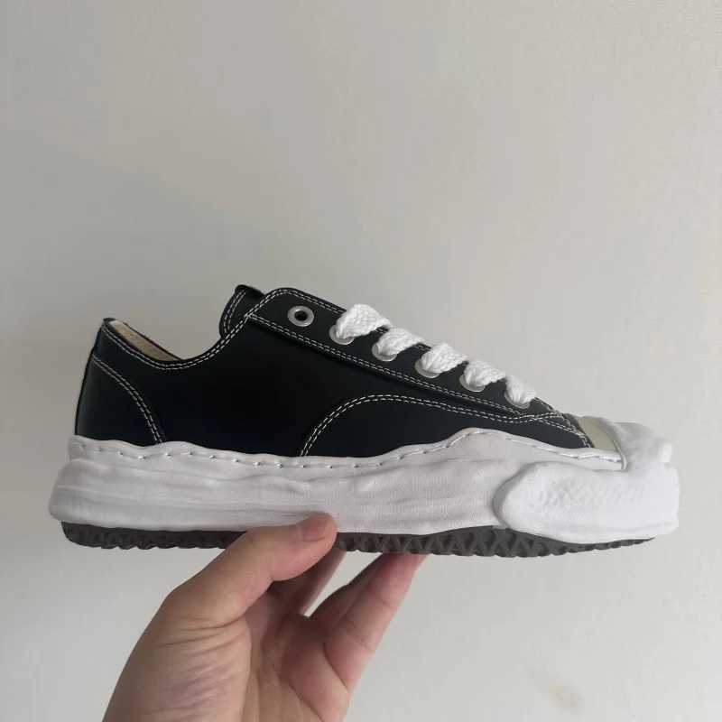 Mens copywriting shoes casual black and white low top lace sneakers leather running shoes Y250320