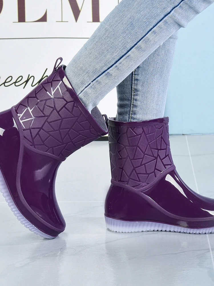 2024Botas De Lluvia Para Mujer Outdoor Women Rain Boots Wear Resistant Plastic PVC Shoes Kitchen Waterproof Shoes All Seasons 250317