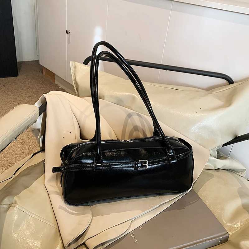 Womens All Match Shoulder Bag Large Capacity Maillard Bottom Bag Solid Color Simple Handbag Womens Travel Shopping Bag Y250319