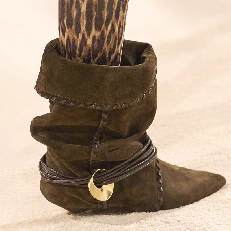 2025 pointed short for women with height increasing folds, two wearing niche frosted cat and western cowboy pile boots