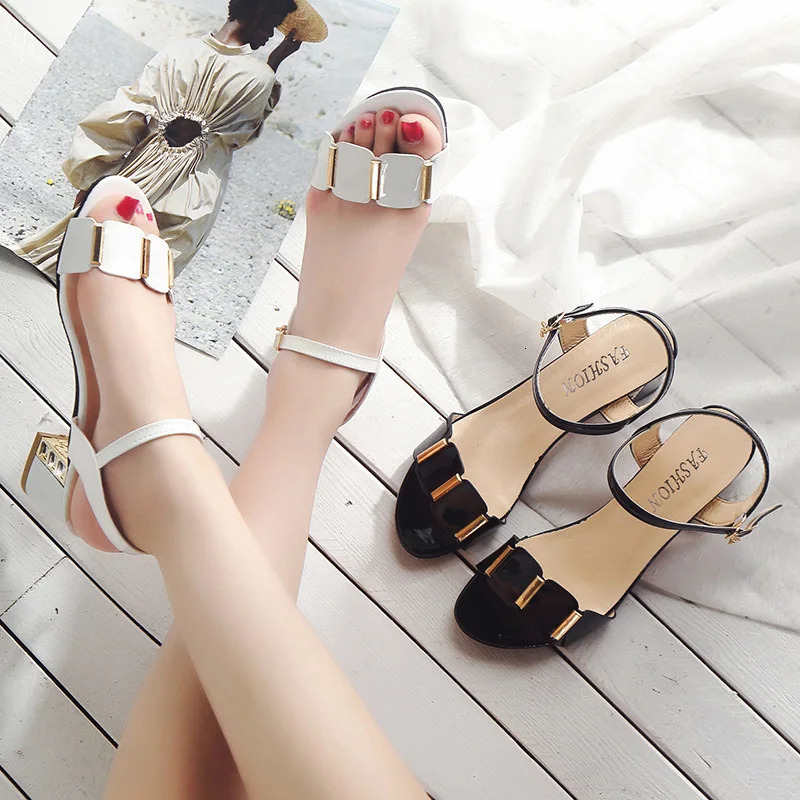 Open Toe Womens Thick High Heels Metal Decoration 3543 Sandals Black and White Fashion Casual 250321BJ
