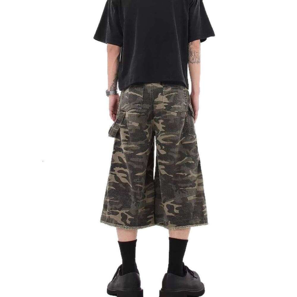 Street camouflage print with polished edges, loose straight leg workwear, casual shorts, cropped pants, men's and women's summer