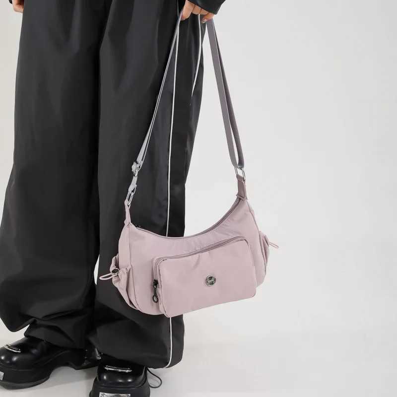 Fashionable womens canvas crescent cross body bag version suitable for streetwear and daily wear multifunctional accessory Y250320