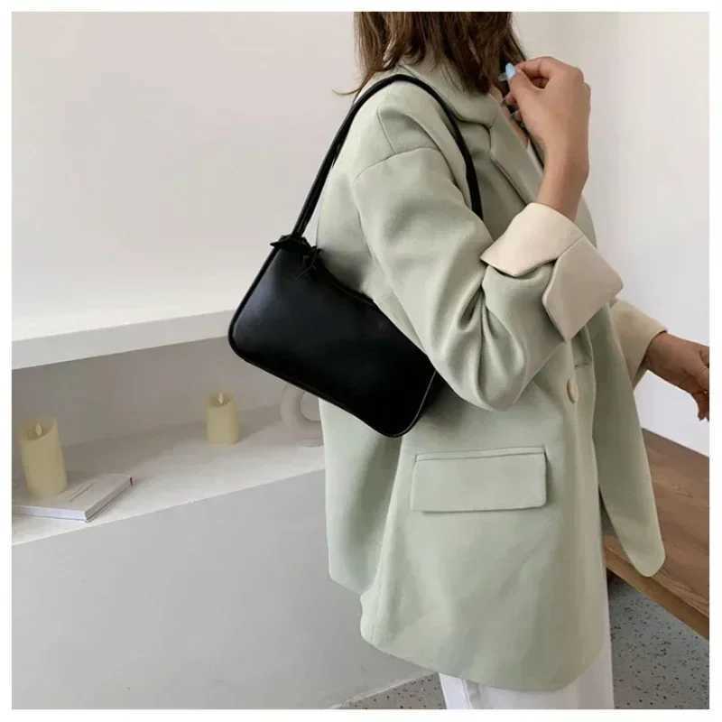 Retro soft PU leather womens shoulder underwear bag casual solid color small handbag womens fashionable shoulder bag Y250320