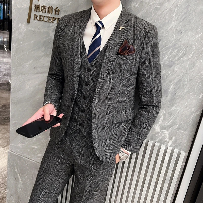 High Quality 2023 Men suit Vest Trousers British Fashion Slim Handsome Trend Allinone Banquet Threepiece Set Blaze 250311