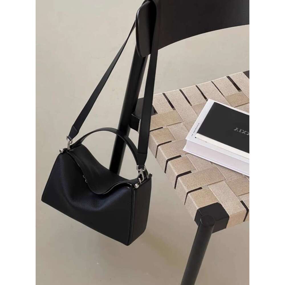 Women's Bags Handheld black large capacity women's new wide strap tote bag, high-end commuting single shoulder pillow bag
