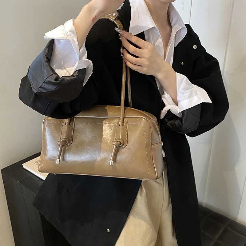 MOODS Retro Shoulder Bags For Women Solid Color Large Capacity Mini Boston Bag Vintage Commute Shopper Totes 2024 Latest Handbag Y250320