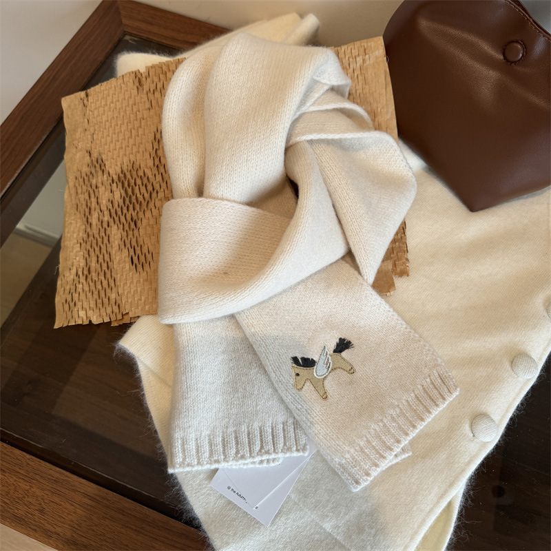K188 "The Fantasy World of Embroidery" 2024 New Three-Dimensional 100% Merino Wool Scarf Embroidered Neck Scarf