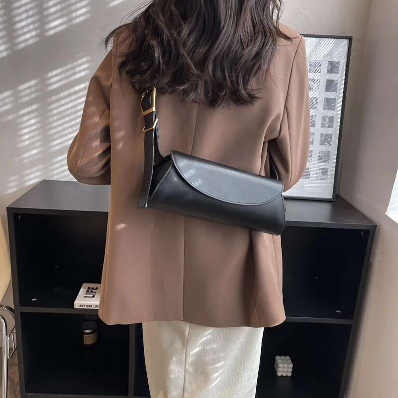 Adjustable Wide Strap Shoulder For Women Underarm Small Retro PU Leather Handbag Shopper Purse Fashion Crossbody Bag