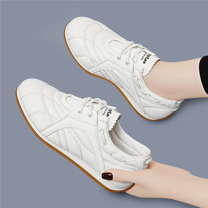 2025 New German Women's Spring Flat Soft Bottom Lightweight Designer Fashion Sports and Leisure White Multi functional Small Leather Shoes