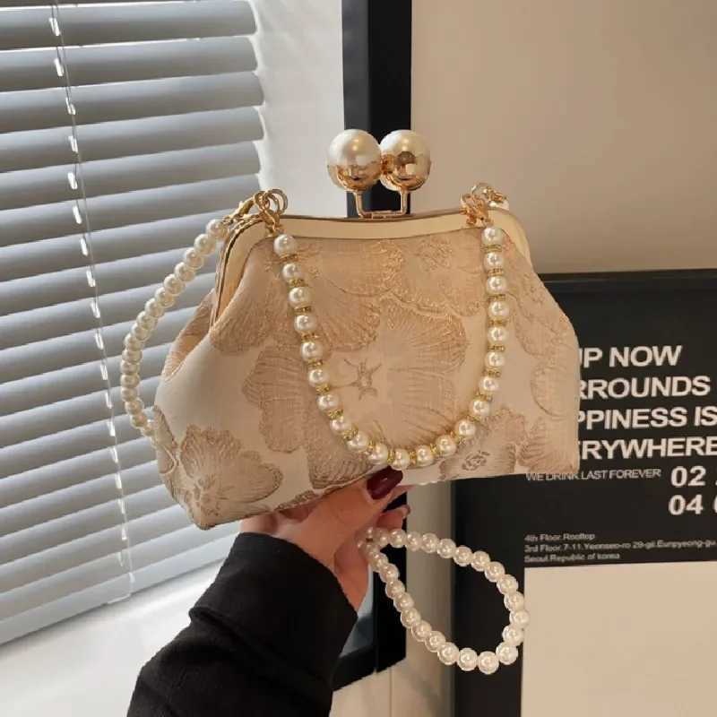 2025 New Hot Selling Fashion Pearl Frame Cross Bag Flower High Quality Pearl Feeling Luxury Elegant Shoulder Bag Y250320