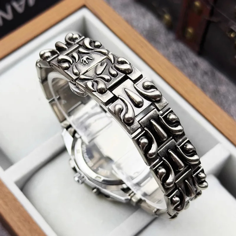 fashion heterosexual claw watch alabaster style retro Y2K European American watches special shaped advanced ins niche watches 250320