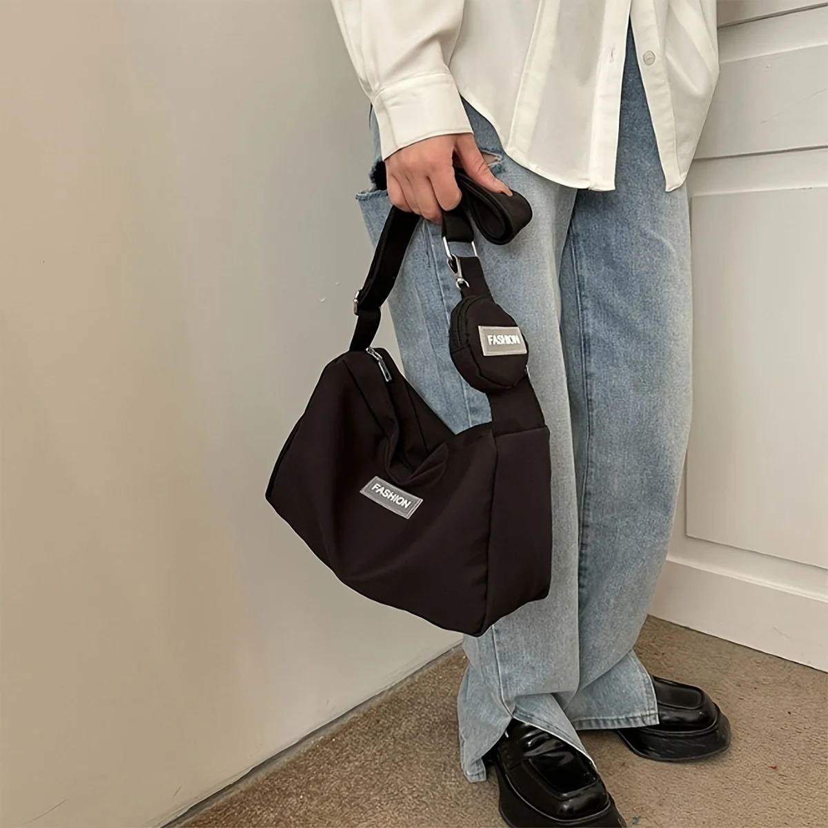 Simple and fashionable Oxford clothing shoulder bag trend retro large capacity handbag cross body one coat 250317