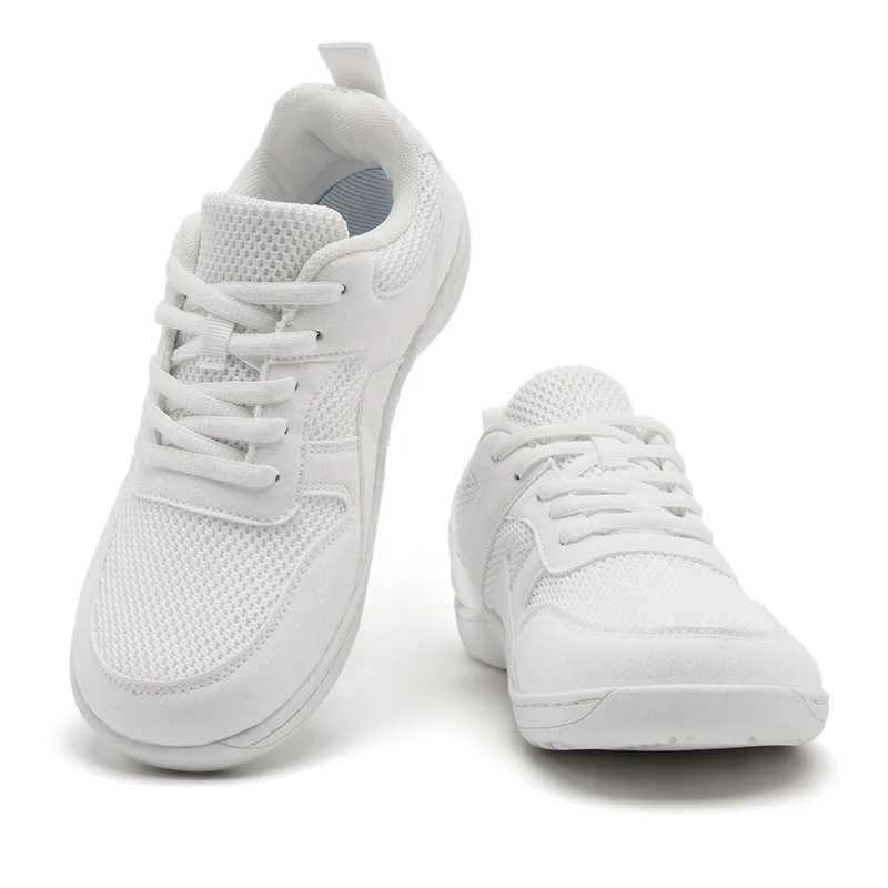 New IC wide toe casual shoes are breathable comfortable warm minimalist with soft soles and outdoor walking mats. Size 42 Y250320