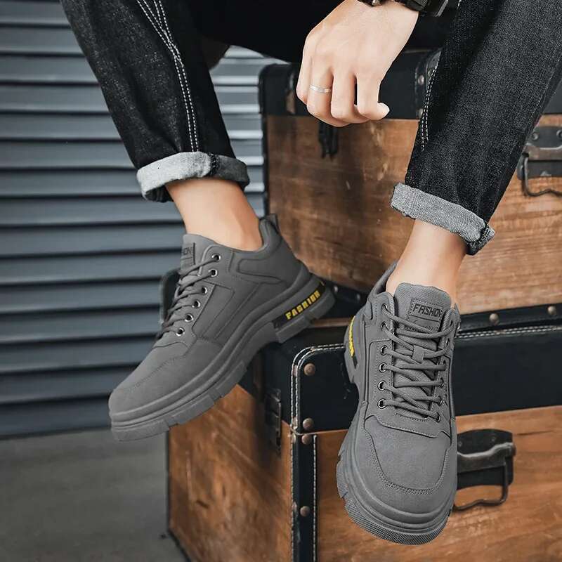 High Quality Men's Sports Low Cut Hiking Lightweight, Non Slip Outdoor Casual Lace Up Korean Version Trendy Shoes