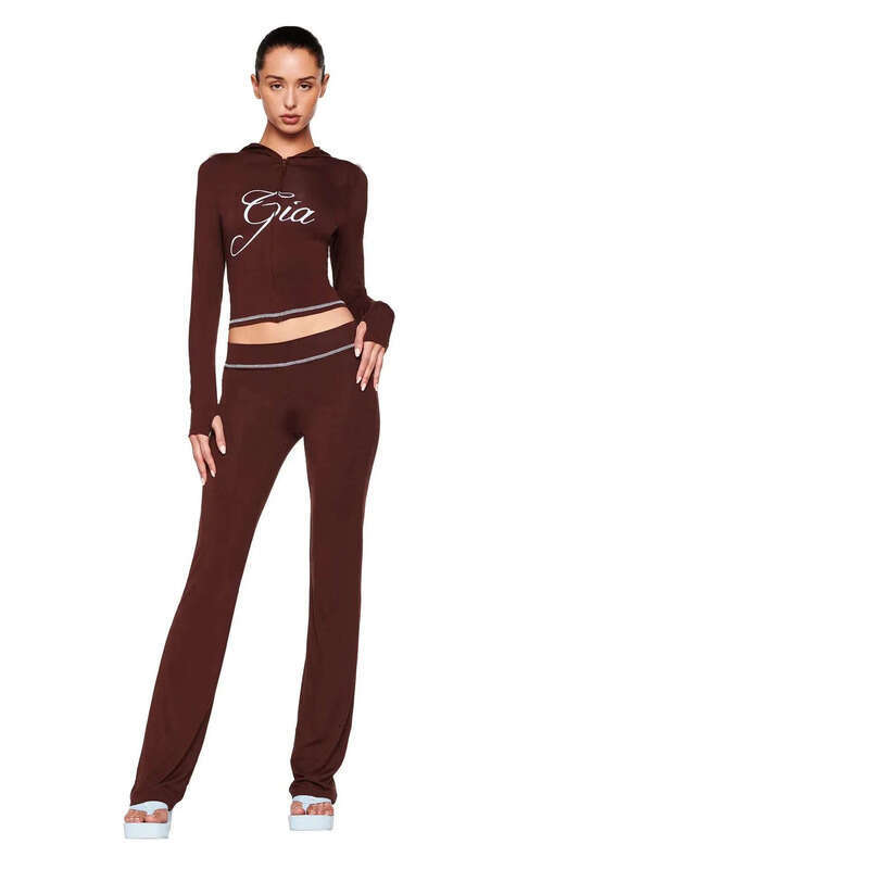 Tracksuits Women: Chic Two-Piece Set with Flared Pants, Zip-Up Top, and Long Sleeves - Ideal for Spring C260312