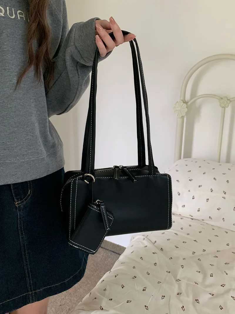 Fashion Womens High-end Headphone Casual Versatile Portable Large-capacity Storage Square Korean Niche Shoulder Underarm Bag Y250320