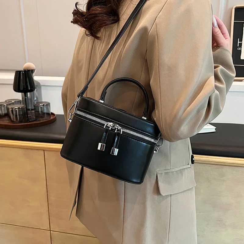 Premium PU solid color shoulder bag handbag storage bag stylish large capacity can be used to store cosmetics jewelry and mobile items Y250320