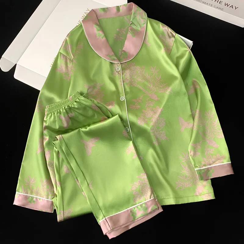 Lightweight and ice silk sleepwear spring and autumn thin long sleeved set loose plus size casual wear pos of underwear sleepwear for women 250321