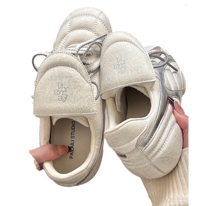 2025 New Flip Germany Training Multi functional Sports and Leisure Women's Niche Color Brushing Designer Fashion Flat White Shoes