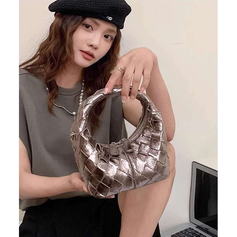 Women's Bags Women's handbag new Chinese style handmade woven bag, high-end sense, niche fashion, silver handheld crossbody dumpling bag
