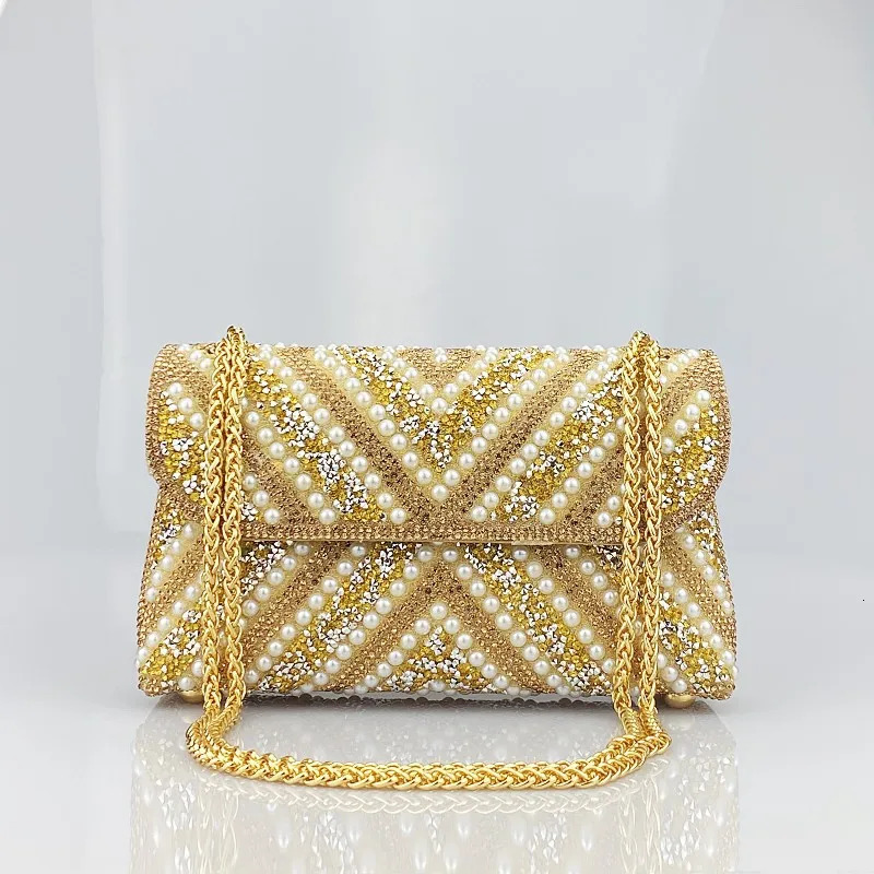 Exquisite Gold Purse Luxury Designer Handbags High Quality 2024 Triangle Designer Pearl Bag Color Contrast Evening Bags R250321