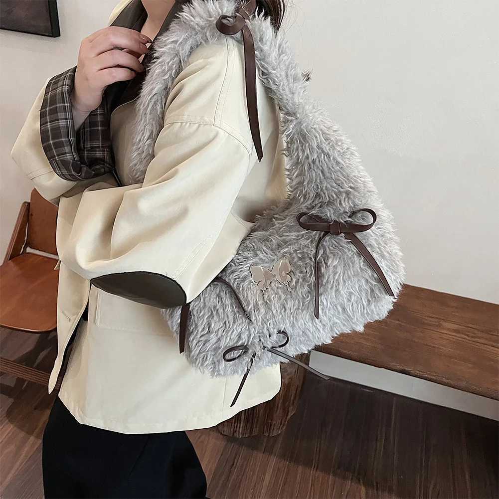 Womens plush shoulder bag with zipper inner pocket clutch wallet homeless bag work travel bag Y250319