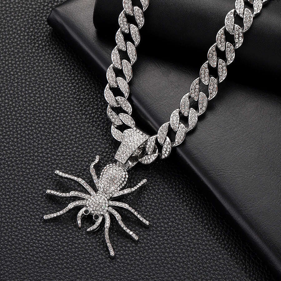 Hip hop buckle with dia inlay, thick Cuban chain spider pendant, personalized trendy hiphop men's insect necklace