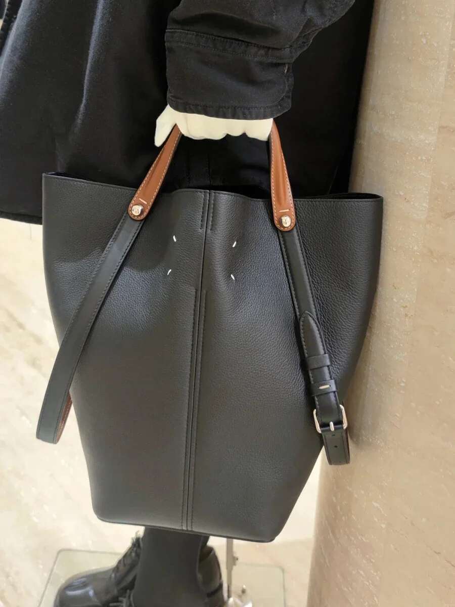 Designer bag Vintage Niche Design Soft Leather Contrasting Underarm Tote Magazine Bag