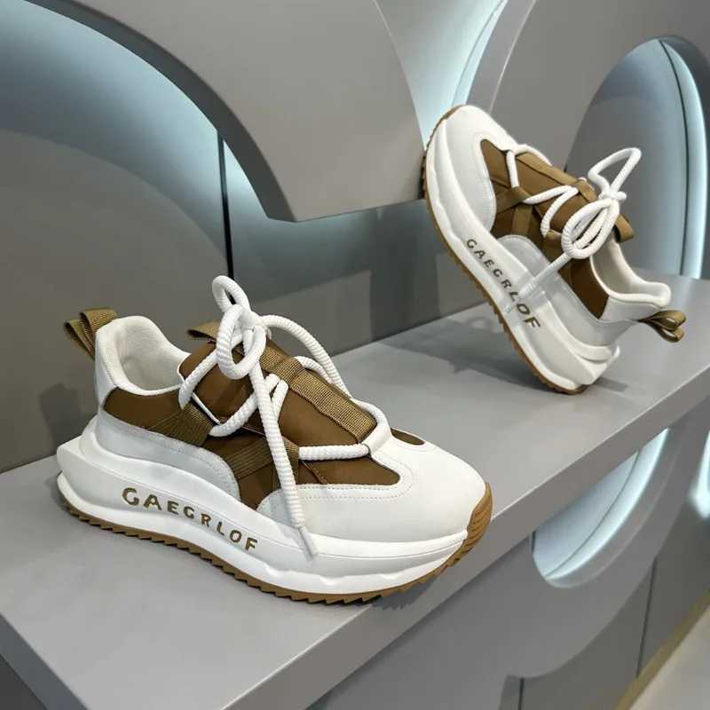 Mens sports shoes thick soled lifting shoes 2024 new comfortable version breathable and non slip outdoor travel casual shoes Y250320
