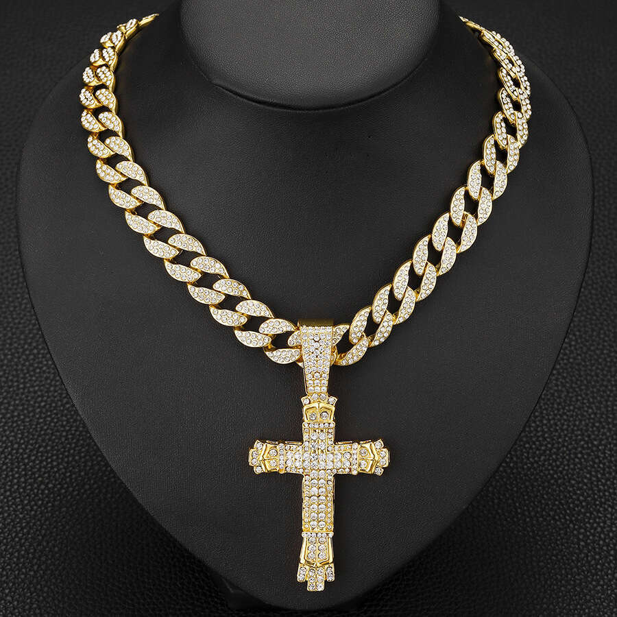 New Hip Hop Pendant with Personalized Creativity and Versatile Full Dia Zinc Alloy Cross Necklace for Men