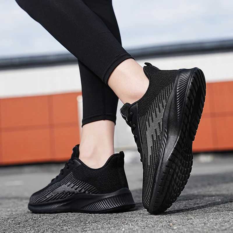Summer Hot S Red Mesh Men Running Sneakers Big Size 47 Light Breathable Wen Training Shoes Non-slip Sport Shoes for Man Y250320